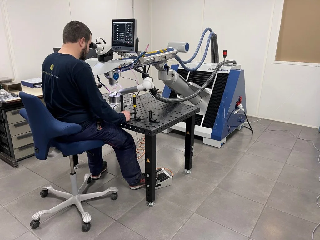 Laser fibré ouvert de 600 Watts.
